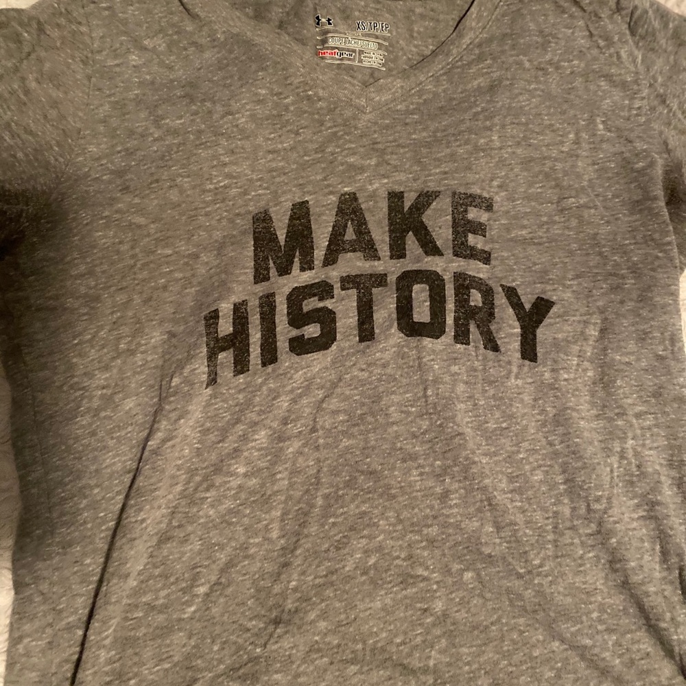 grey under armpit t-shirt